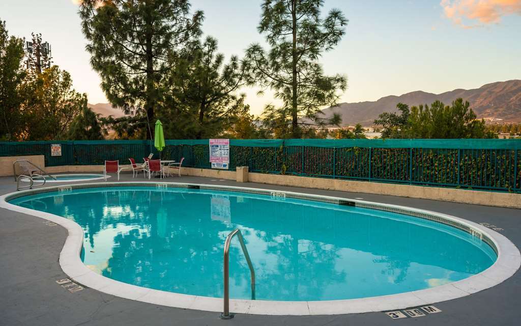 San Bernardino Inn & Suites Facilities photo