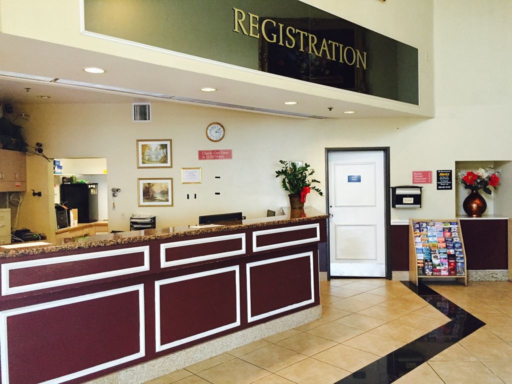 San Bernardino Inn & Suites Interior photo